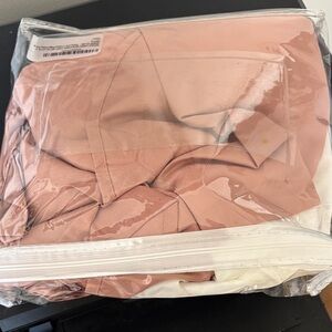 Source Unknown Pink and White Bedding Set